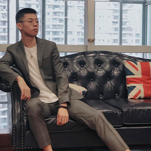 男士灰色同款西服定制